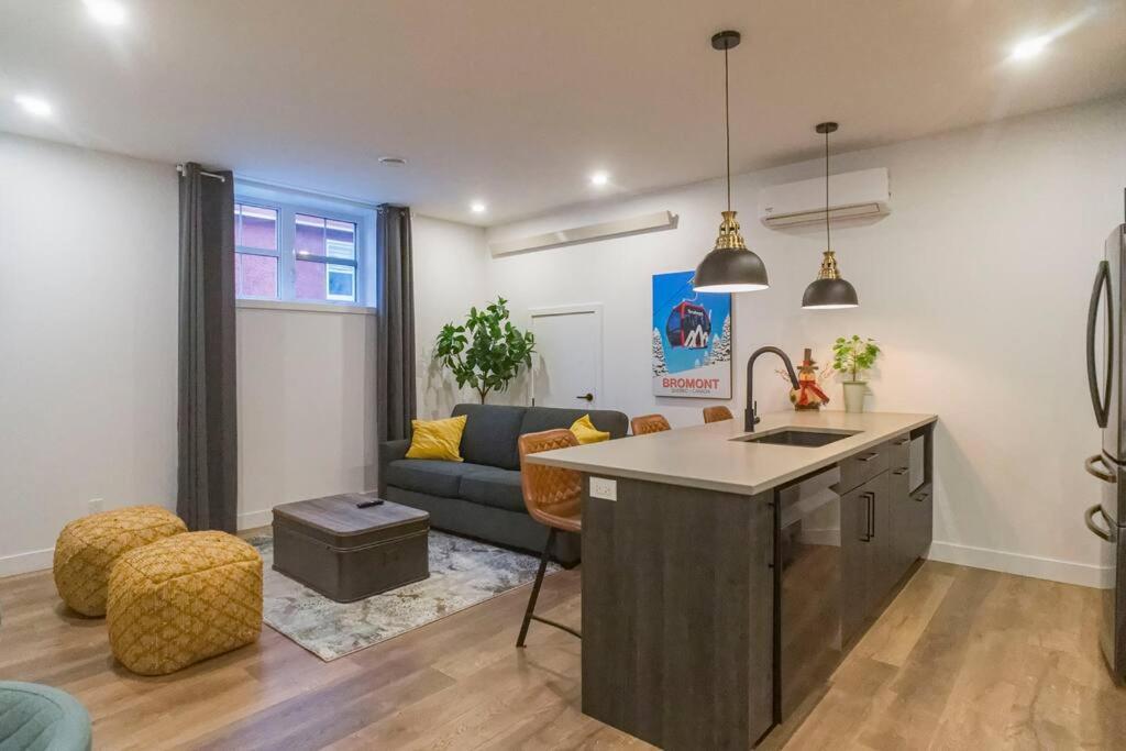 883 Suite 102 Bromont Vieux Village 2Cac , Foyer Buitenkant foto