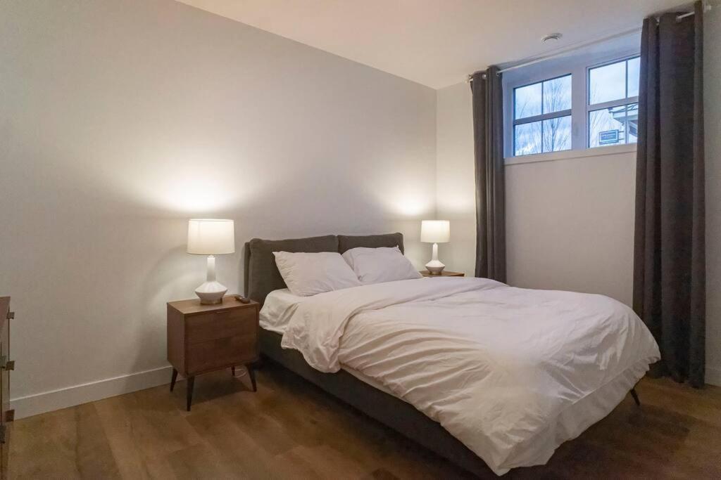 883 Suite 102 Bromont Vieux Village 2Cac , Foyer Buitenkant foto