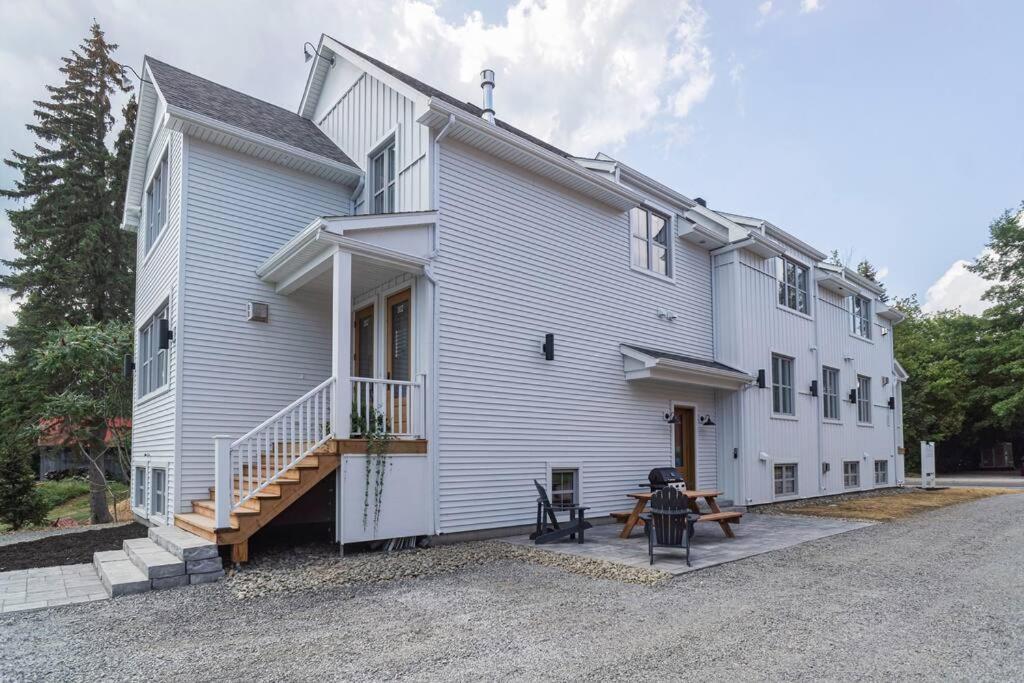 883 Suite 102 Bromont Vieux Village 2Cac , Foyer Buitenkant foto