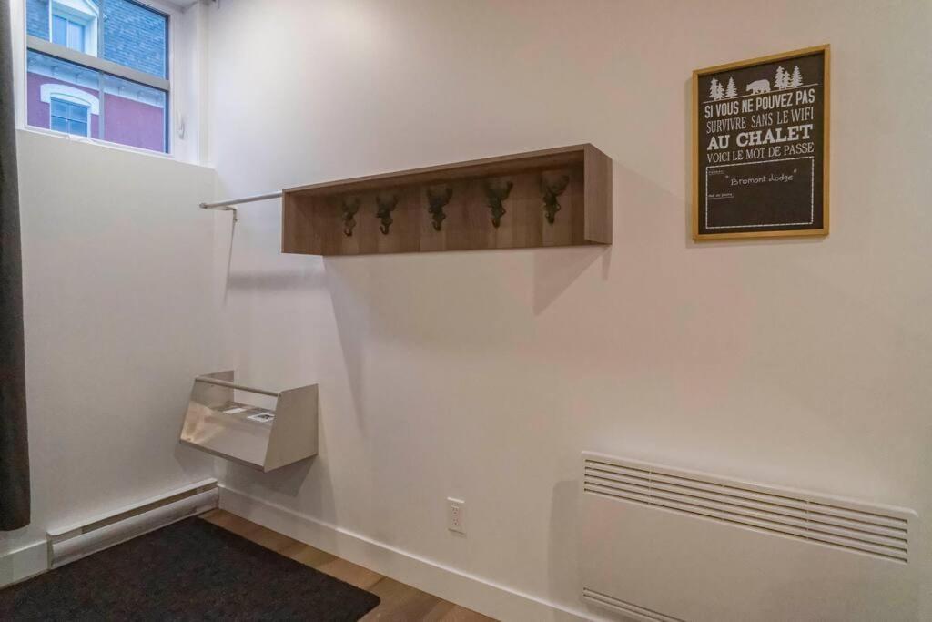 883 Suite 102 Bromont Vieux Village 2Cac , Foyer Buitenkant foto